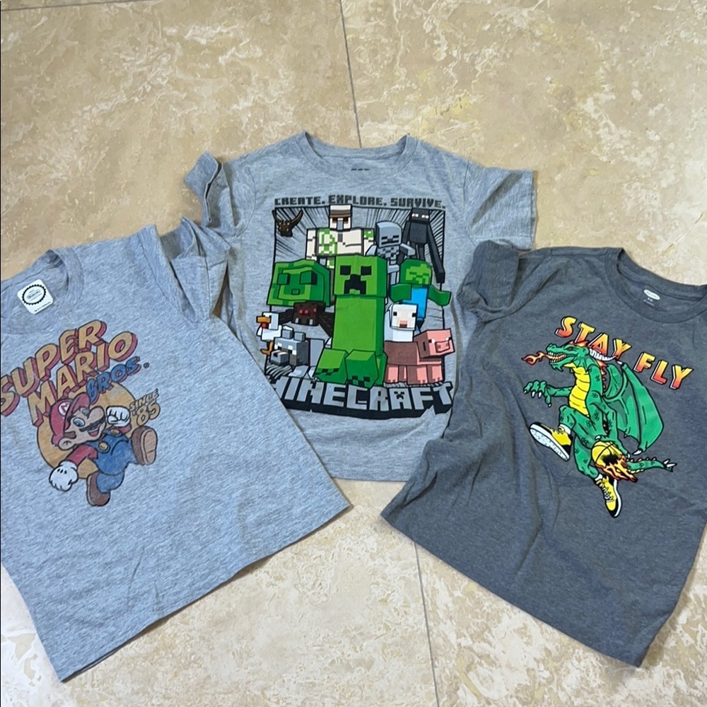 💙 Gray Short Sleeve Graphic Tees💙